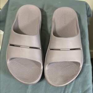 OOFOS Light Purple Slide Sandals